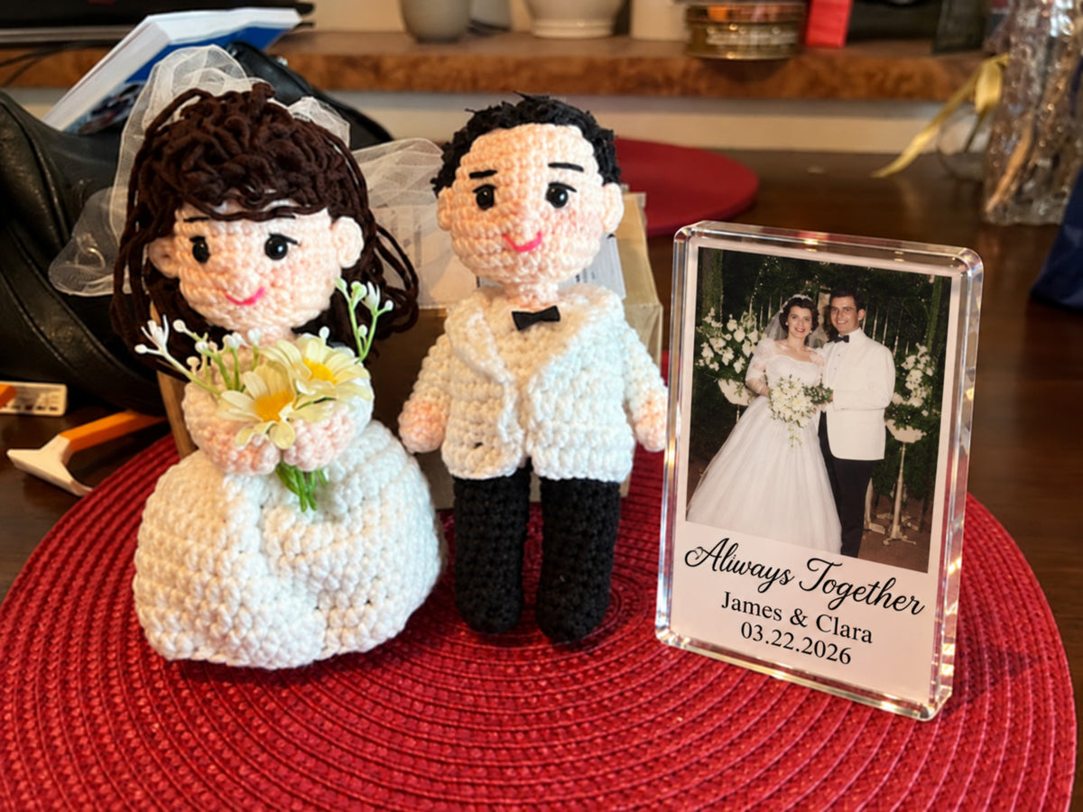 Custom Couple Crochet Dolls With Acrylic Photo Frame