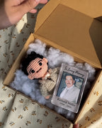 Muñeca de ganchillo personalizada a partir de tu foto con marco de fotos acrílico